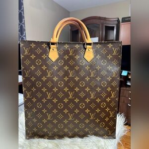 Its Sac Plat monogram Handbag only.🤗Click my name for more listing🤗Clearance